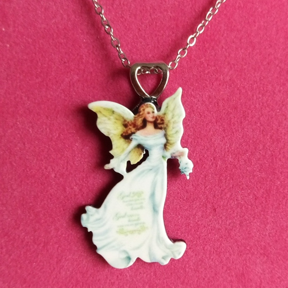 🆕 Angel Necklace